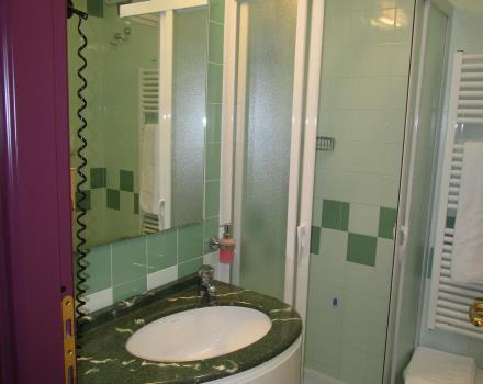Rooms toilets-BW Hotel Imperiale Nova Siri